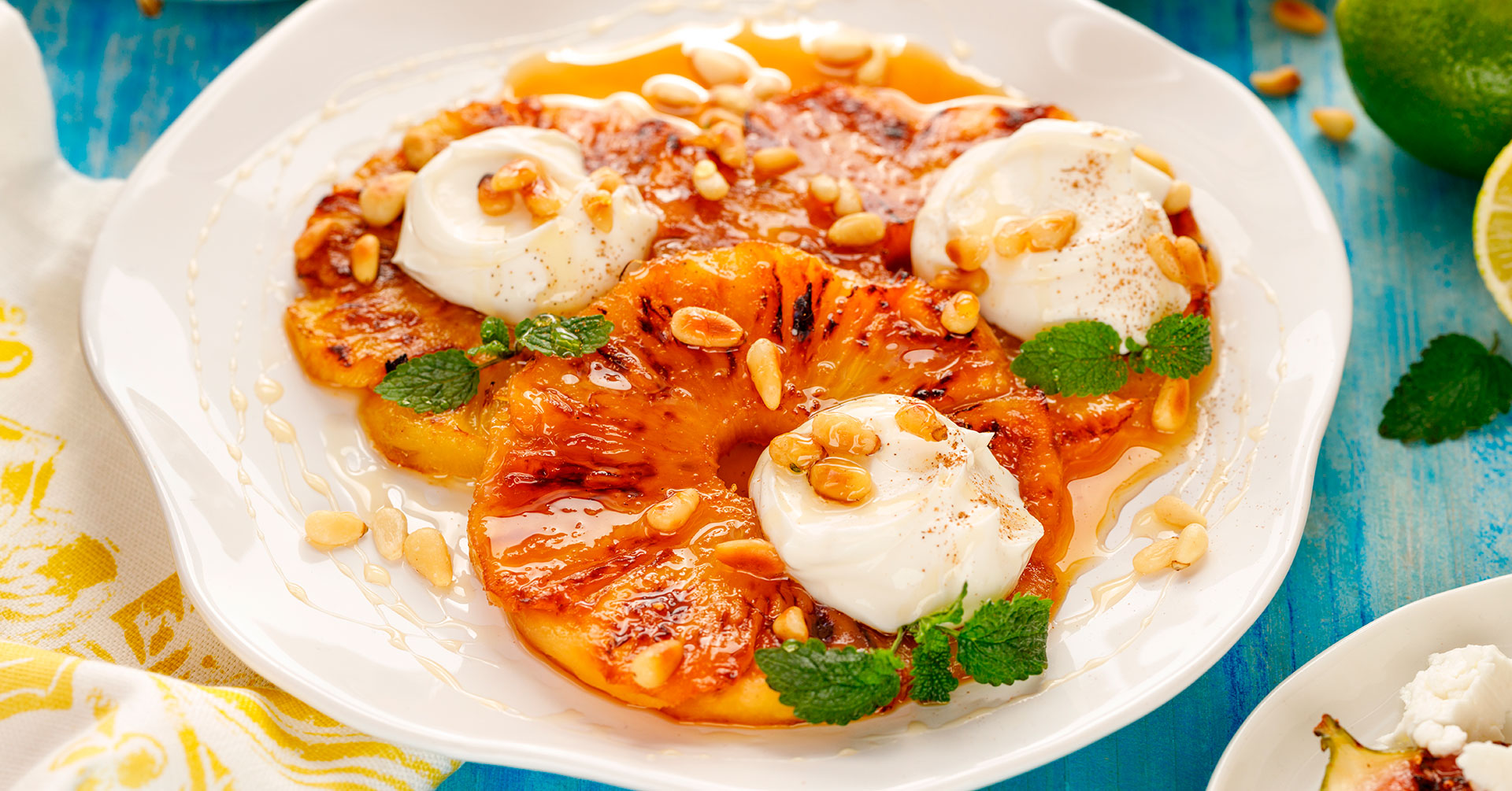 Piña asada con yogurt y avena, ¡un postre saludable diferente! | Granvita