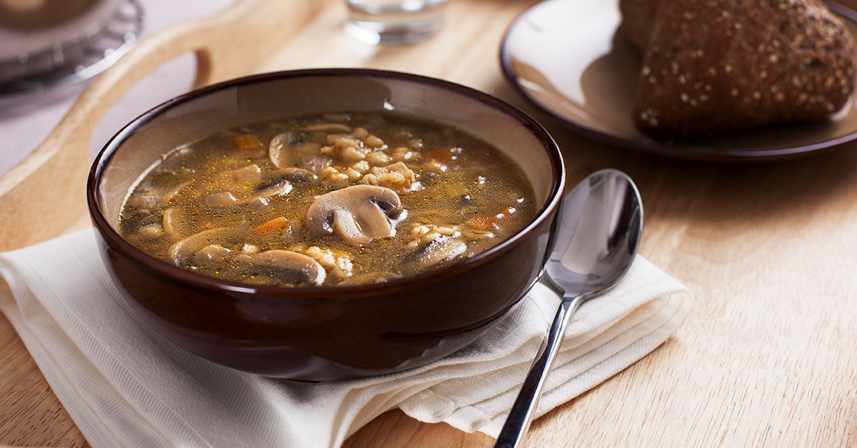 Sopa de avena con setas