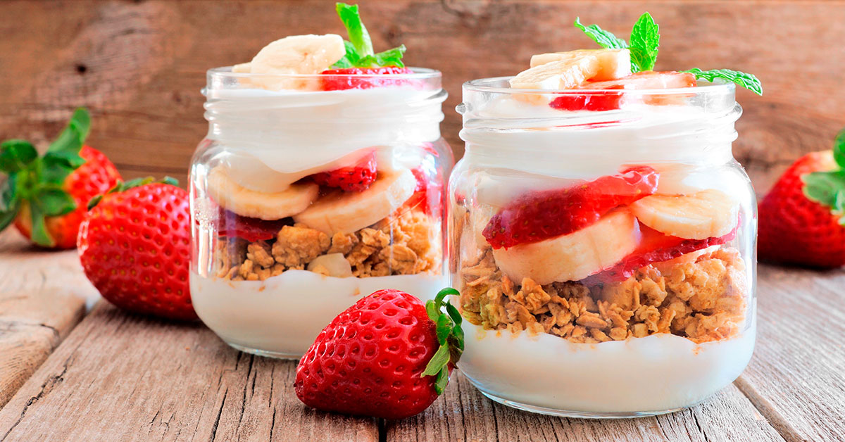 Parfait con granola y frutas