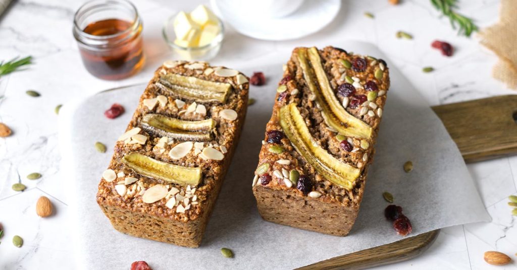 Imagen de receta de panqué de avena con plátano.