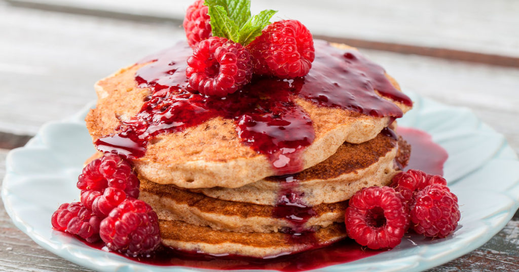 Imagen de hot cakes de avena con frambuesa