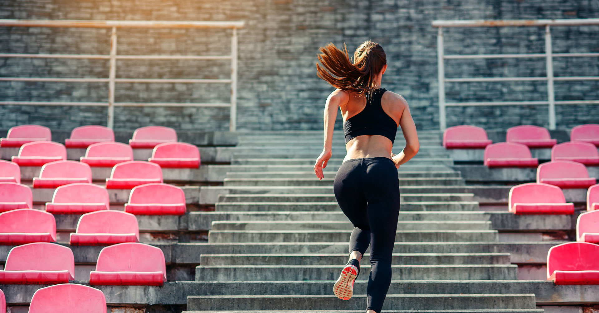5 ejercicios en escaleras para tonificar tu cuerpo