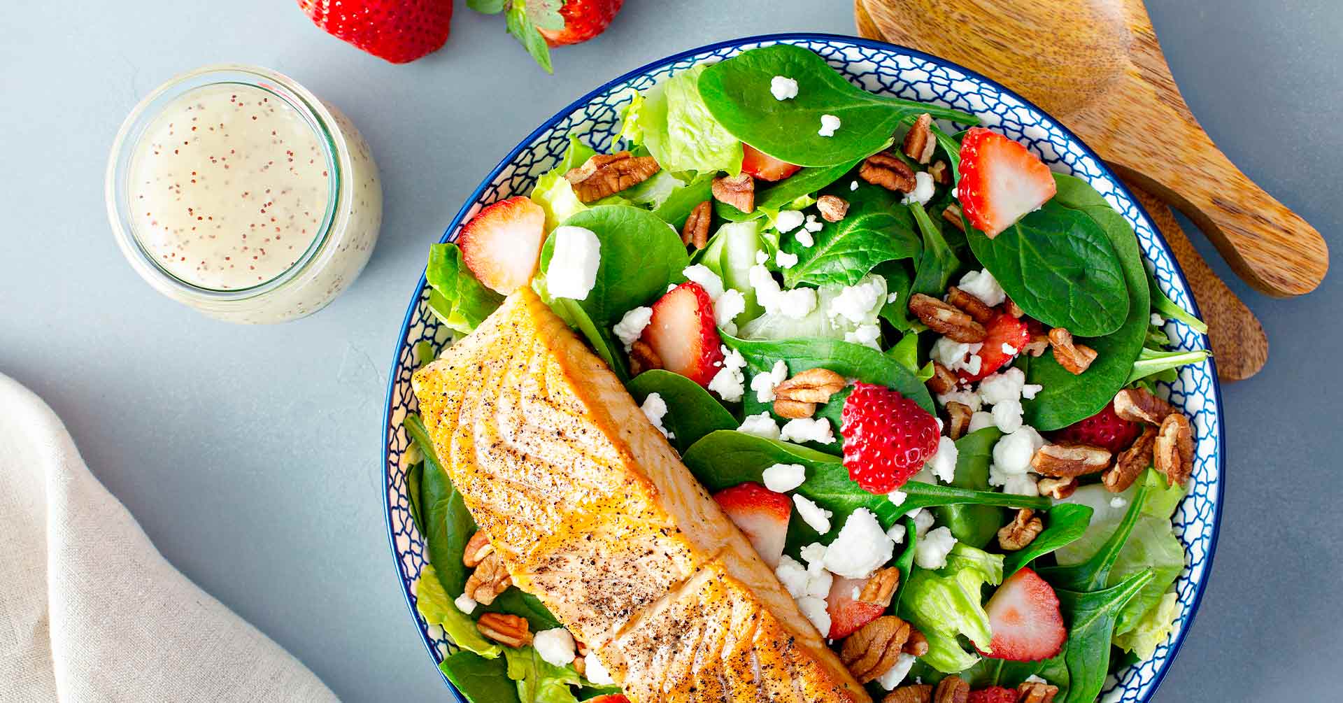 Ensalada de salmón con granola