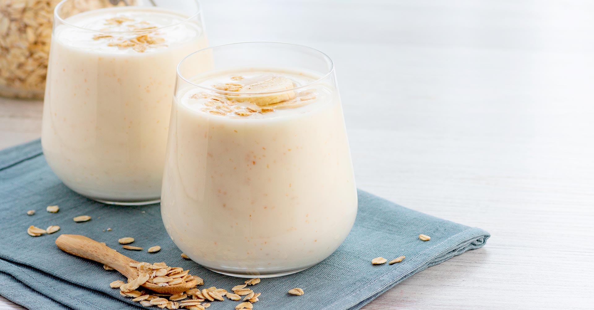 4 bebidas de avena con yoghurt para acompañar tu almuerzo