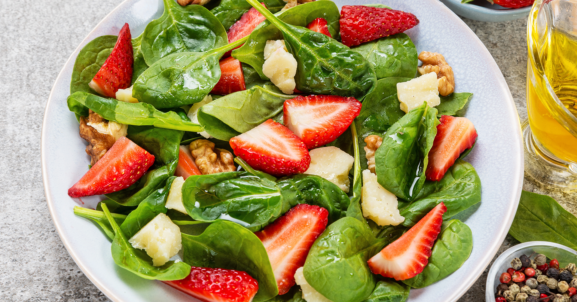 Ensalada de espinacas baby con granola