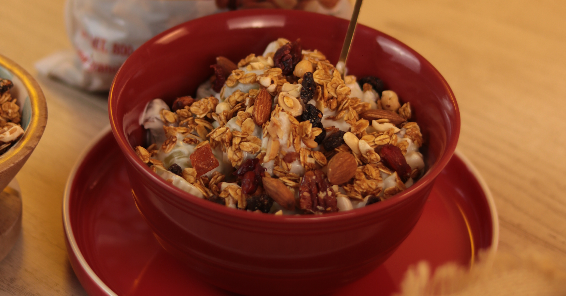 Ensalada navideña con granola